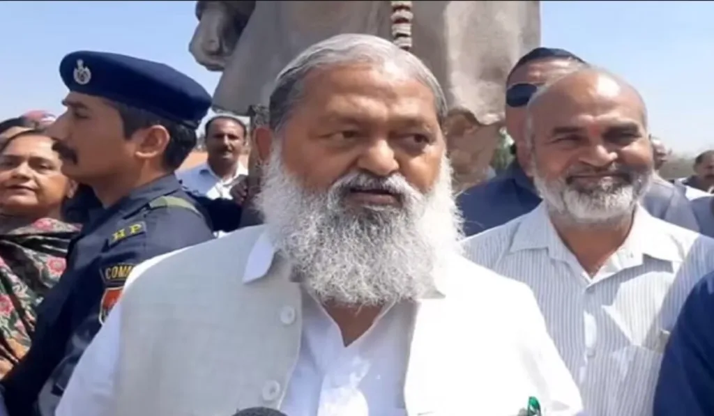 Haryana: पूर्व मंत्री Anil Vij ने Kejriwal को लक्षित किया, कहा- कैबिनेट बैठकें अब जेल से होंगी आयोजित केजरीवाल की नीति के तहत