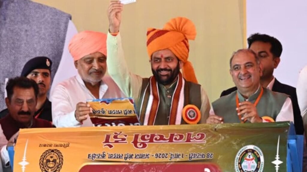 Agriculture Minister distributed 480 spray pumps to farmers